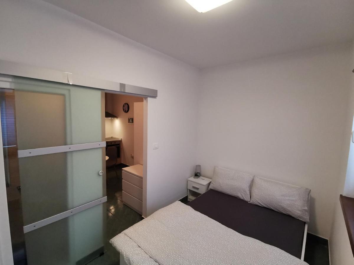 Goriska Apartments Ajdovscina Ngoại thất bức ảnh