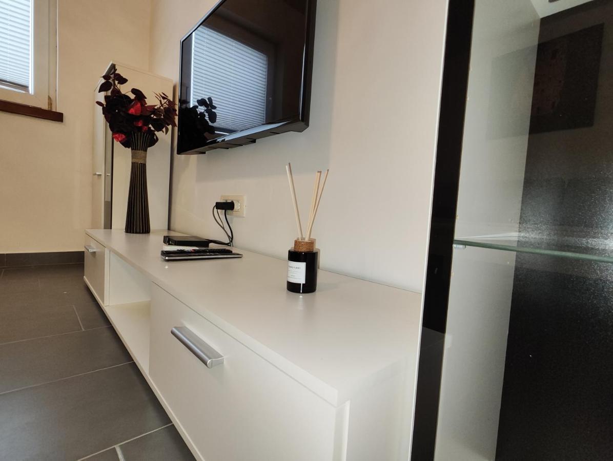 Goriska Apartments Ajdovscina Ngoại thất bức ảnh