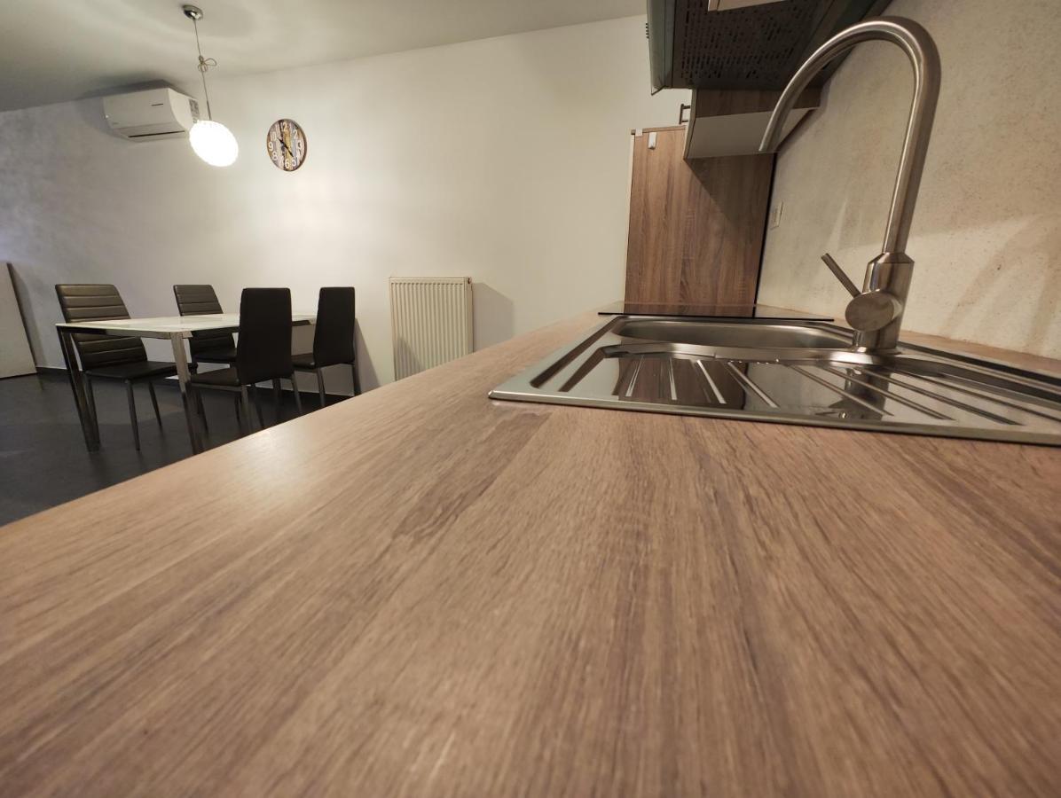Goriska Apartments Ajdovscina Ngoại thất bức ảnh