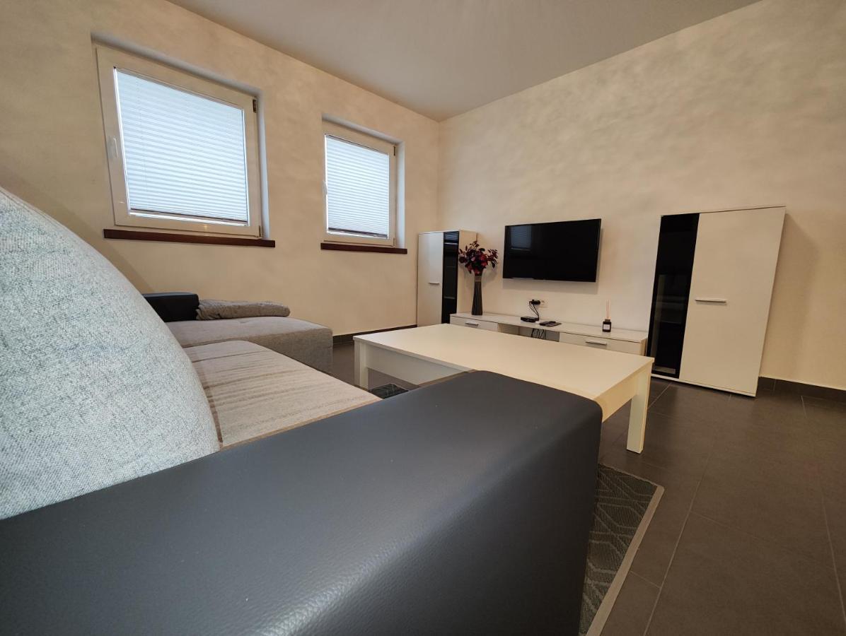 Goriska Apartments Ajdovscina Ngoại thất bức ảnh